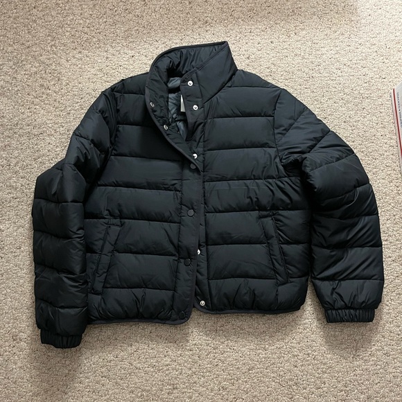 Hollister Jackets & Blazers - women’s black puffer jacket